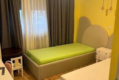 Apartament cu 3 camere decomandat, mobilat în P-ța Unirii