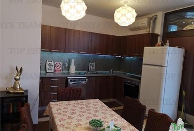 Casa metrou Aparatorii Patriei, Patinoar  spatioasa 3 camere , curte - 2