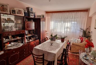 Apartament cu 4 camere decomandat în Central - 3