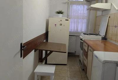 Garsonieră decomandată în Tei