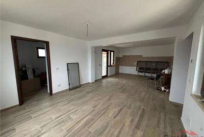 Vila deosebita Parter + Mansarda de vanzare in Odobesti - 4