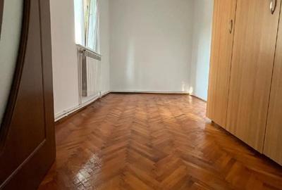 Scoala 8, I.C. Bratianu, 3 camere, etaj 2, gaze, vanzari Constanta - 2