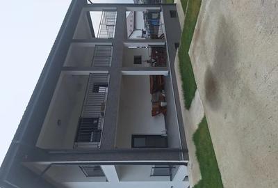 Casa de vanzare in miroslava cu demisol.Foarte aproape de Primarie - 1