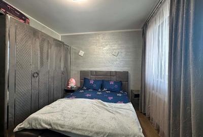 Apartament cu 3 camere decomandat, mobilat în 9 Mai - 5
