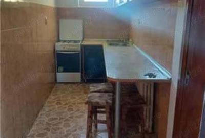 Vand apartament decomandat 2 camere, etaj 4 - 4