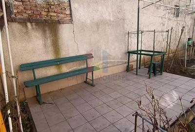 Casă cu 6 camere cu Teren 390 Mp în Central - 2