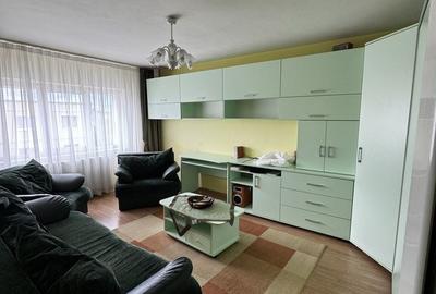Apartament cu 2 camere decomandat în Triaj - 1
