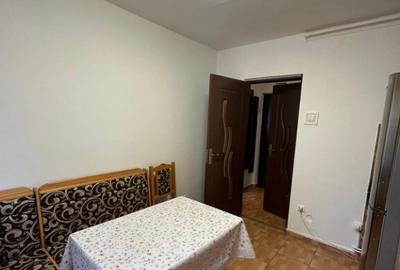 Inchiriez garsoniera - 2