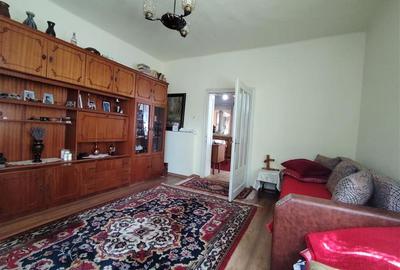Duplex cu 7 camere cu Canalizare în Central - 11