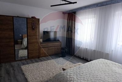 Casă individuală cu 5 camere cu Teren 343 Mp în Est - 28