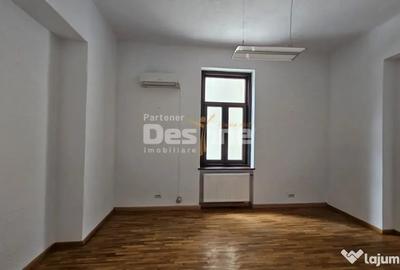 Spațiu comercial, de 160 mp, în Romană - 1