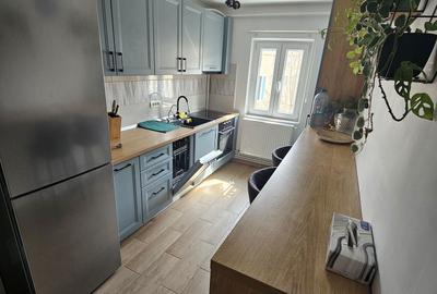 Apartament cu 3 camere decomandat în Central - 2