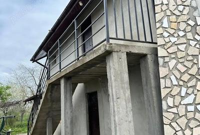 Casă cu 5 camere în Dumbrăveni