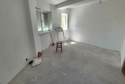 Casă individuală cu 3 camere cu Canalizare în Vitan - 10