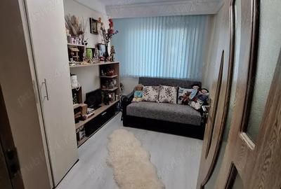 Vind apartament 4camere mobilat loca?ia Viziru 1et 2 pre? 60000 e sau casa la tara pre? 20000 + dif - 7