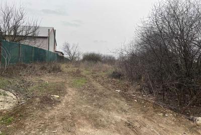 Teren de 985 mp, în Surlari - 2