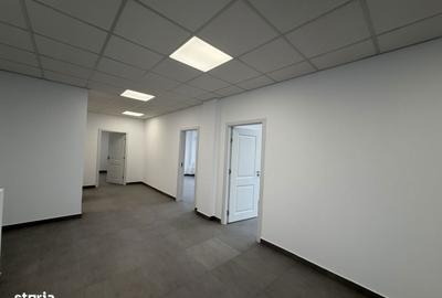 Spațiu comercial, de 95 mp, în Central - 3