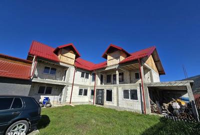 Casă cu 4 camere cu Teren 350 Mp în Borca - 2