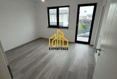 Casă cu 4 camere în Domnești