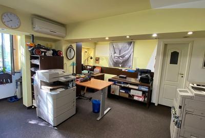 Apartament cu 3 camere nedecomandat, mobilat în Crângași