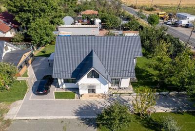 Casă cu 4 camere în Pasărea