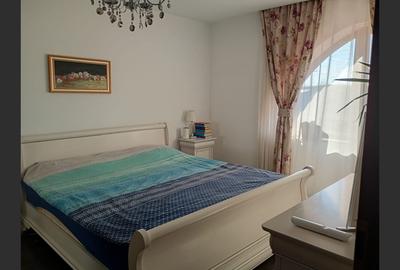 Casă cu 5 camere cu Canalizare în Central - 8
