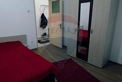 Apartament cu 3 camere decomandat, mobilat în 1 Mai - 15