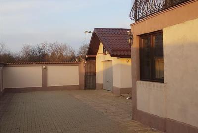 Casă cu 5 camere cu Teren 956 Mp în Balotești - 1