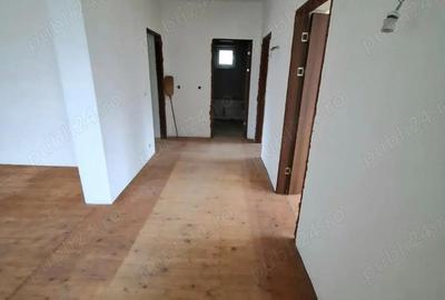 De vanzare-Casa P+M ?i 565 m teren in Mun. Rm Valcea, cartier Goranu, Calea Bucure?ti 127 A - 13