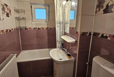 Apartament cu 2 camere semidecomandat în Mioriței