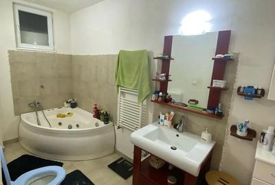 Casă cu 5 camere cu Teren 275 Mp în Ghiroda - 6