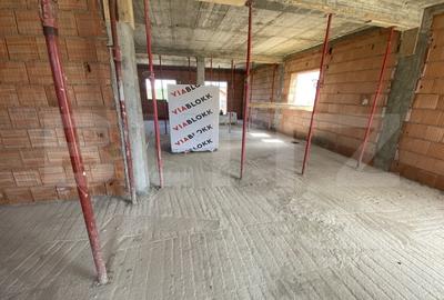 Apartament cu 3 camere, 77 mp, decomandat, curte 50 mp, zona Dumbrava Nord
