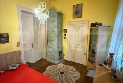 Casă cu 5 camere cu Teren 800 Mp în Central