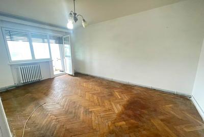 Apartament cu 3 camere decomandat în Podu Roș - 8