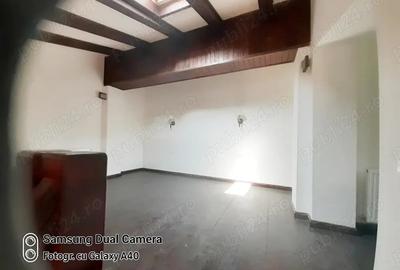 Apartament cu 4 camere decomandat în Forestier - 11