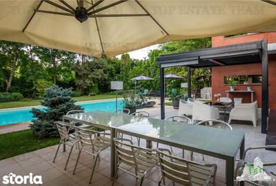 Casă cu 7 camere cu Teren 1334 Mp în Central - 10