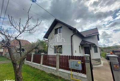 Casă cu 4 camere în Central - 2