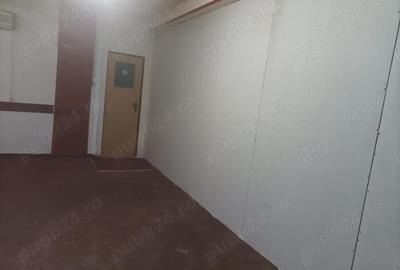 Spațiu comercial, de 120 mp, în Central - 4