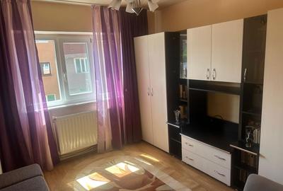 Apartament cu 2 camere decomandat în Petros - 1
