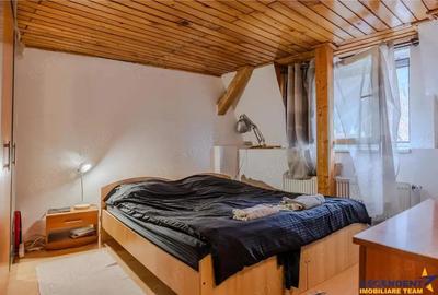 Locuinta cu caracter,doua niveluri,4 camere,terasa,garaj,curte,Centru Istoric Brasov: FILM 3D! - 3