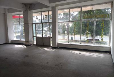 Spațiu comercial, de 90 mp, în Central - 12