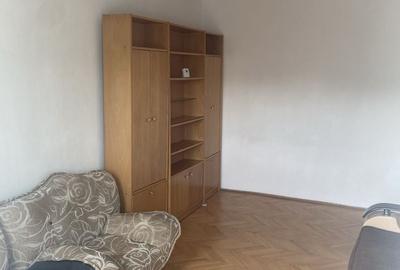 Apartament cu 2 camere decomandat în Tractorul - 3