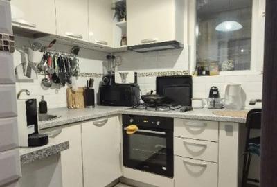 Apartament cu 3 camere semidecomandat în Berceni - 3