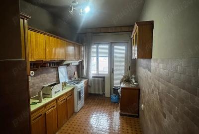 Apartament cu 4 camere decomandat în Central - 1