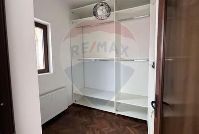 Casă cu 3 camere cu Teren 300 Mp în Gării - 2