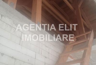 Casă cu 9 camere cu Teren 1779 Mp în Central - 8