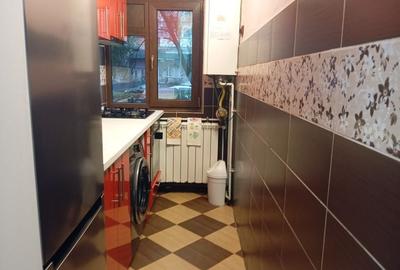 Apartament 2 camere, decomandat,  zona 9 Mai - 4