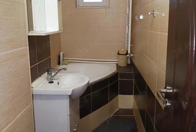 Apartament cu 3 camere semidecomandat în Craiovița Nouă - 4