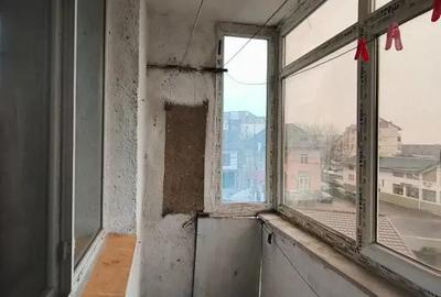 Apartament cu 2 camere semidecomandat în 1 Mai - 7