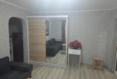 Apartament cu 2 camere semidecomandat în Berceni